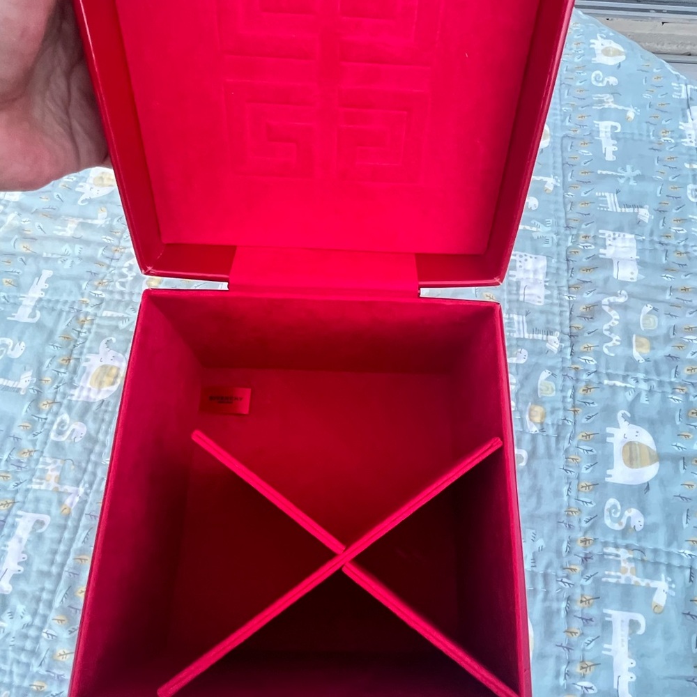 Givenchy Vanity Case (PRICE FIRM) - Picture 3 of 12